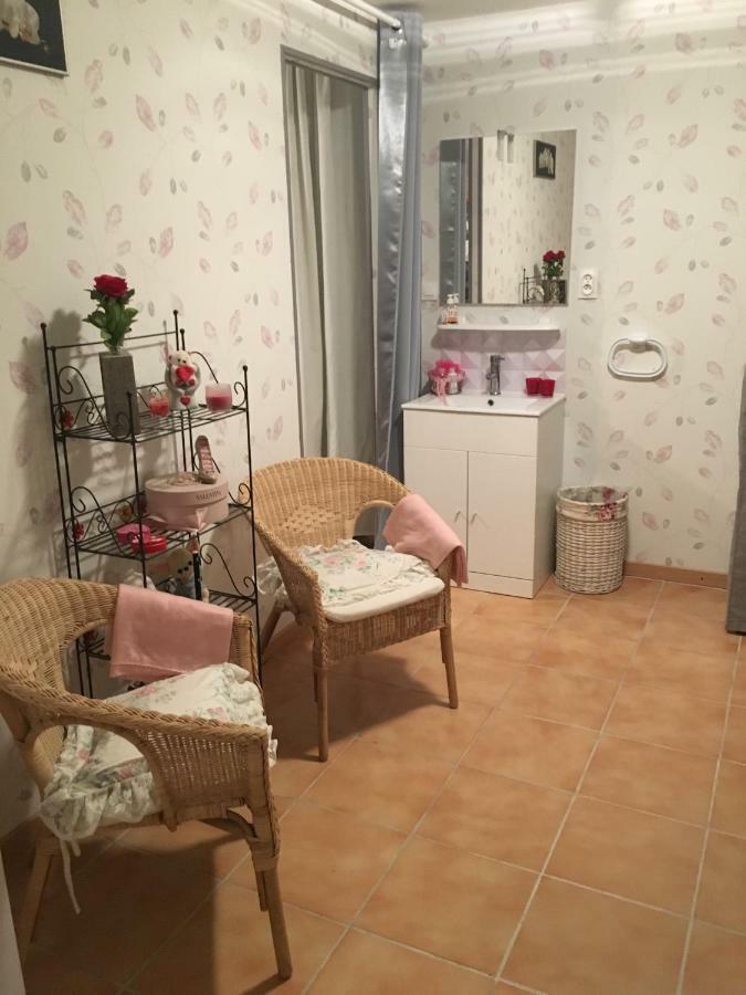 Maison Des Vignes Caylus Esterno foto